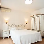 Hotel La Chiquita Hotel 2*