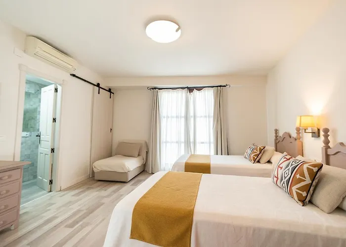 Hotel La Chiquita Готель 2*