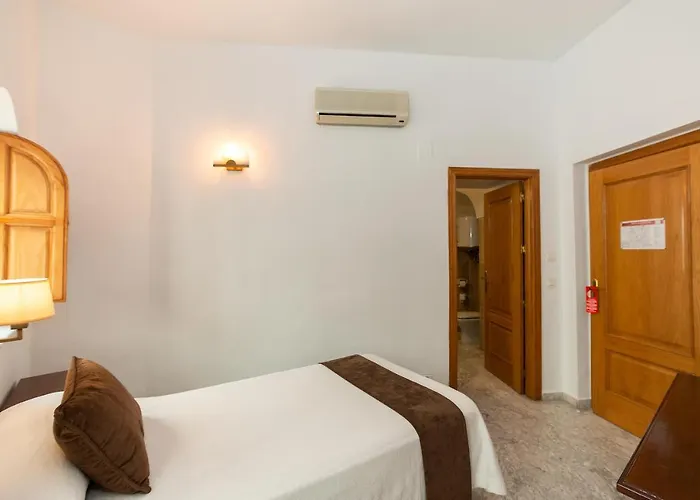 Hotel La Chiquita Готель 2*