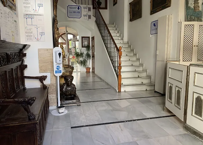 Hotel La Chiquita Готель