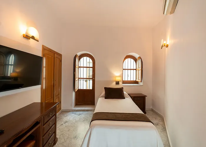 Готель Hotel La Chiquita