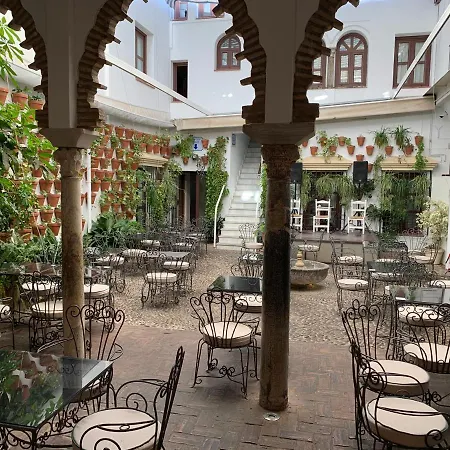 Hotel Gonzalez 2*