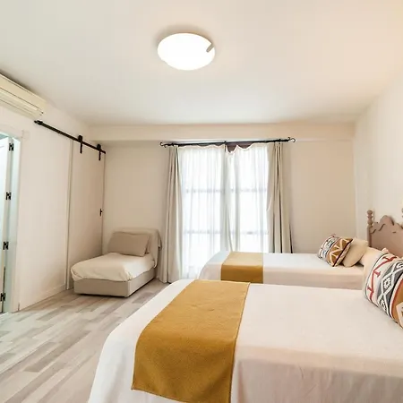 Gonzalez Hotel 2*
