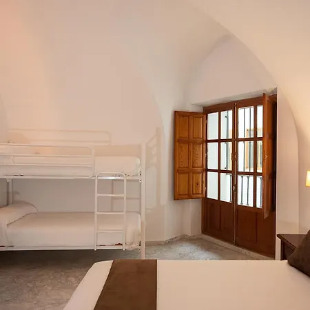 Gonzalez Hotel 2*