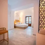 La Chiquita Hotel
